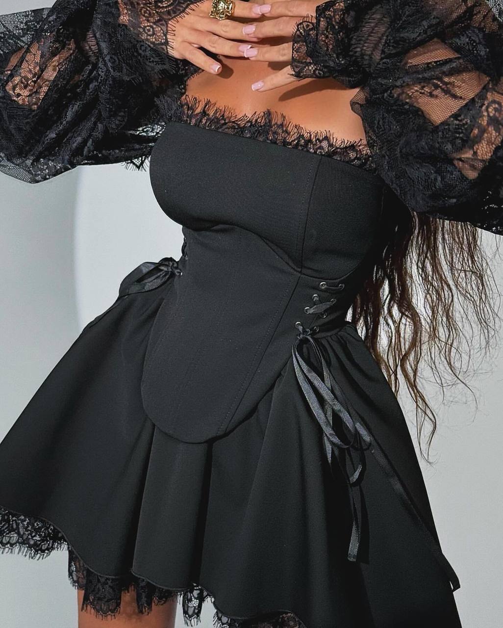 Dantelli Kuş Gözü Detay Elbise