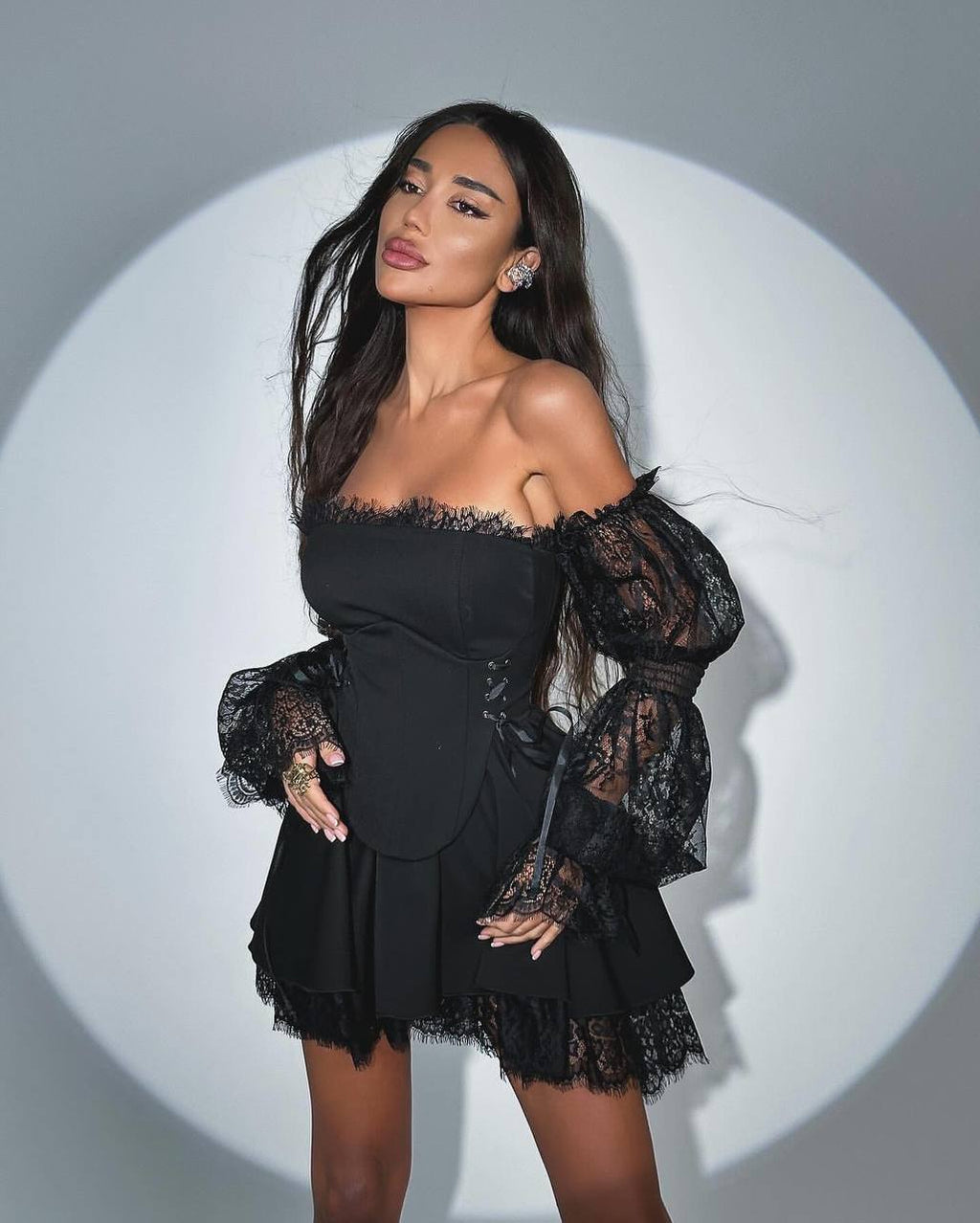 Dantelli Kuş Gözü Detay Elbise