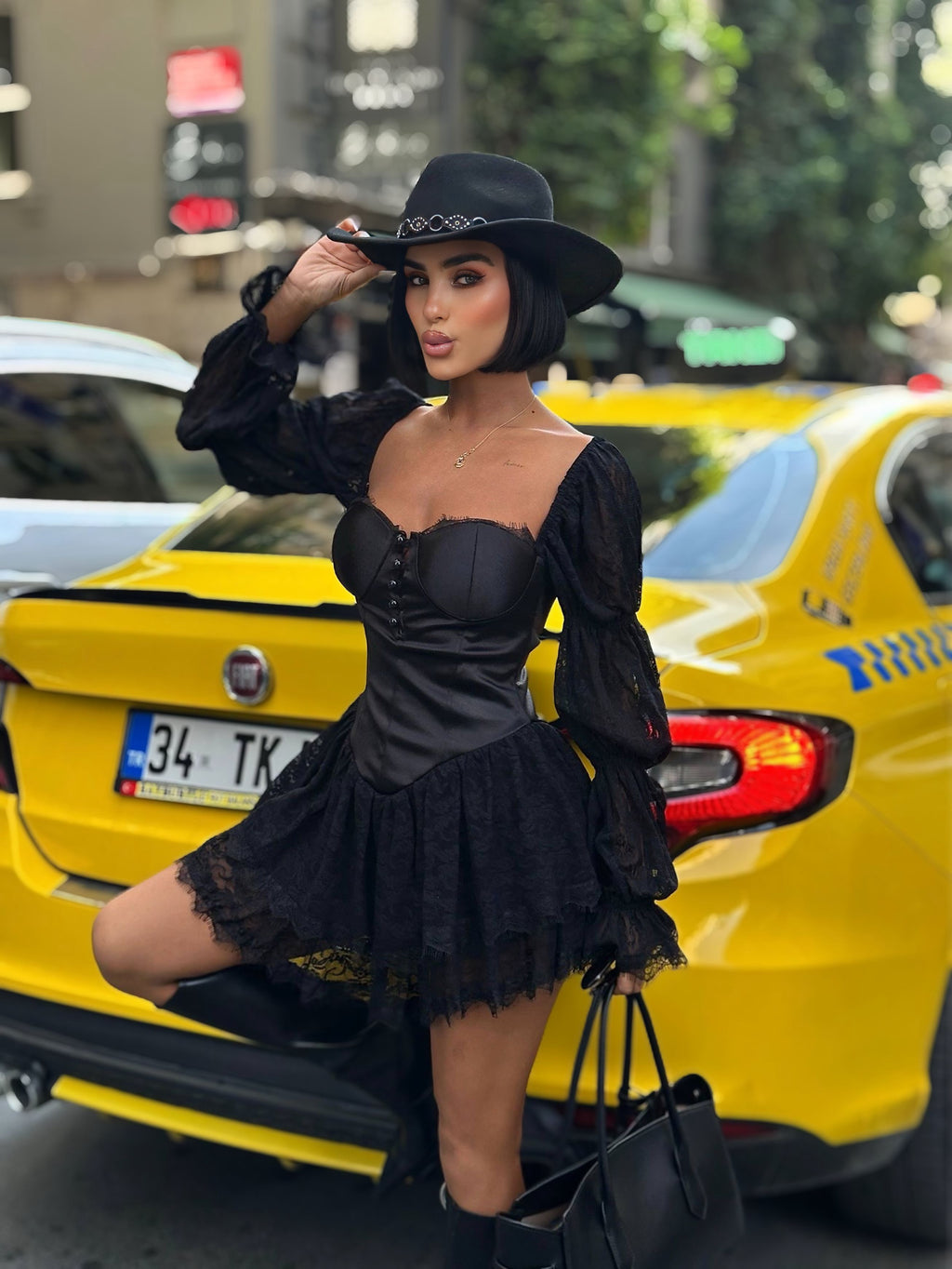 Dantel Detay Uzun Kol Elbise