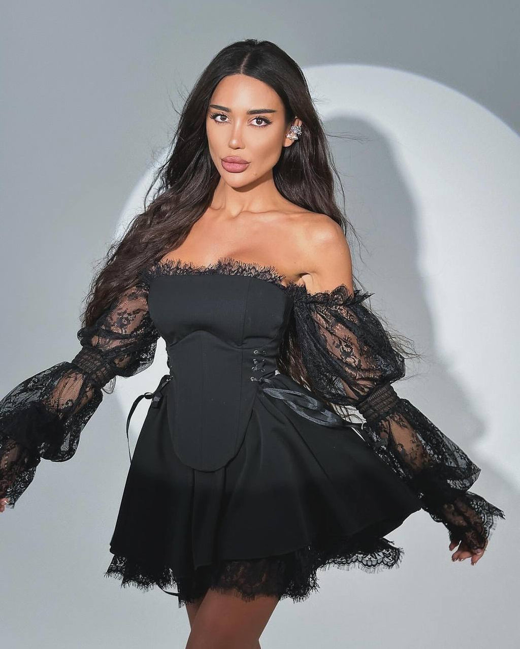 Dantelli Kuş Gözü Detay Elbise