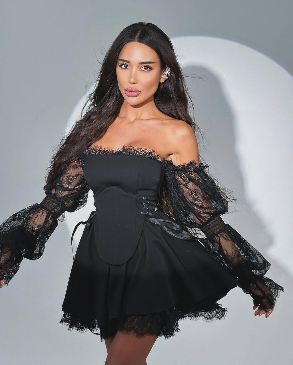 Dantelli Kuş Gözü Detay Elbise